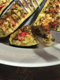 Цукини, фаршированные крабовым мясом