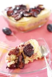 Ризотто с кокосовым молоком и сливами, запечеными в марсале с корицей