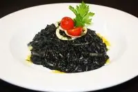 Ризотто с чернилами каракатицы