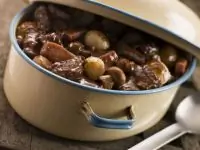 Говядина по бургундски (Boeuf bourguignon)