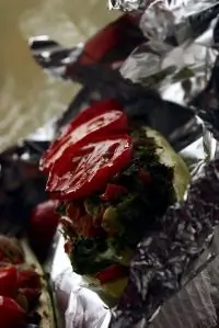 Цукини, запеченные с брокколи, грибами и морковью