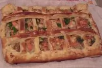 Пирог из слоеного теста с рыбой и рисом