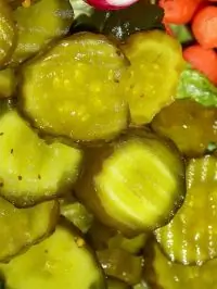 Хрустящие маринованные огурцы с укропом