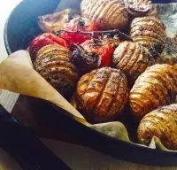 Запеченный картофель в крупной соли