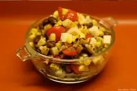 Мексиканский салат с медово-лаймовой заправкой