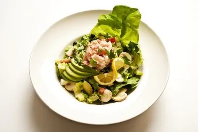 Салат с крабами и грибами