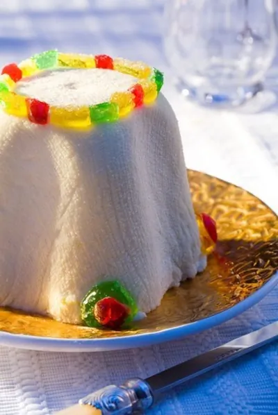 Пасха с изюмом, лимоном и кардамоном