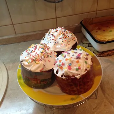 Кулич с изюмом и лимонной цедрой