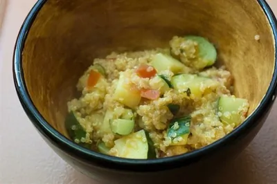 Киноа с овощами и специями