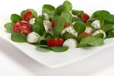 Сырный салат с острова Капри