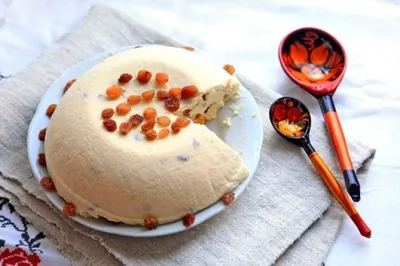 Пасха из рикотты и маскарпоне с миндалем