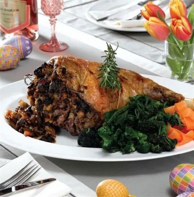 Баранья ножка с начинкой из сухофруктов