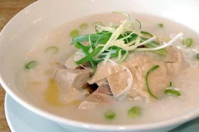 Куриный суп-пюре с горохом и чесноком