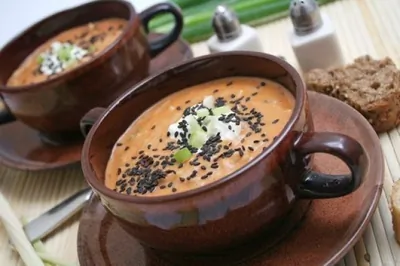 Лососевый суп с кунжутом