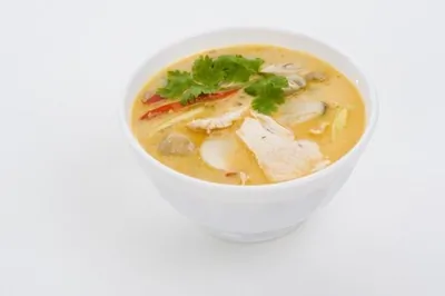 Суп-пюре из цыпленка с орехами