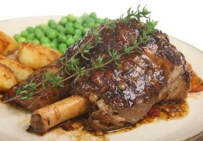 Тушеная баранина в пиве