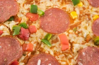 Пицца сборная c сельдью, копченой колбаской и грибами