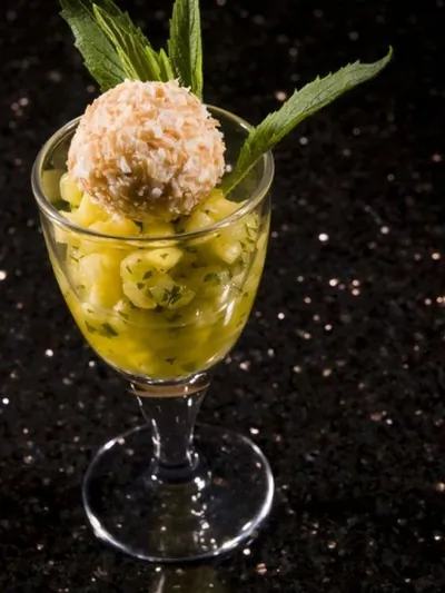 Ананасы на гриле с карамельным соусом