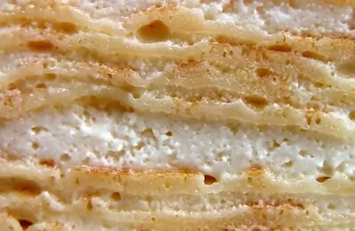 «Наполеон» с сырным кремом и грушами