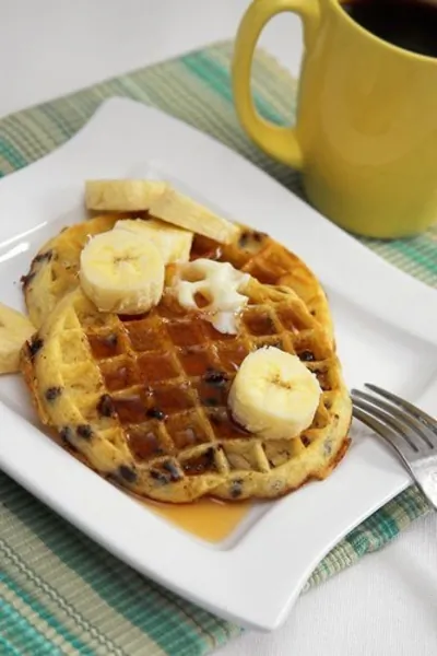 Вафли с арахисом и бананами