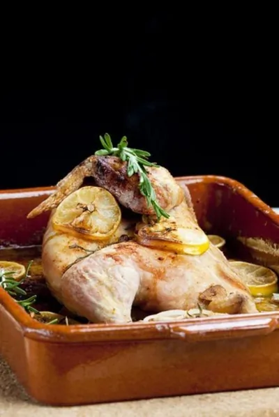 Лимонная курица с лавровым листом и молодым картофелем