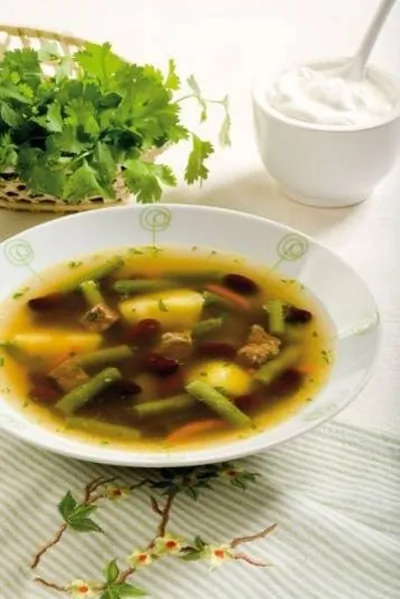 Суп с зеленой и красной фасолью