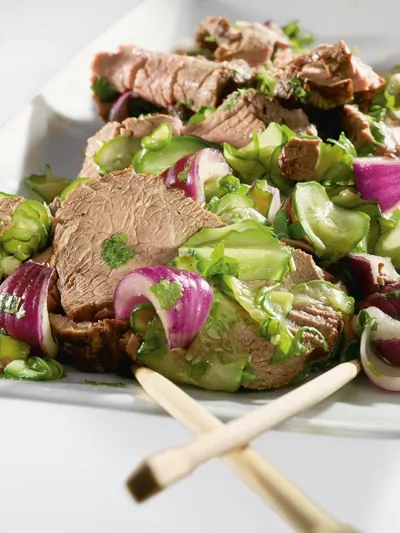 Холодный салат с говядиной