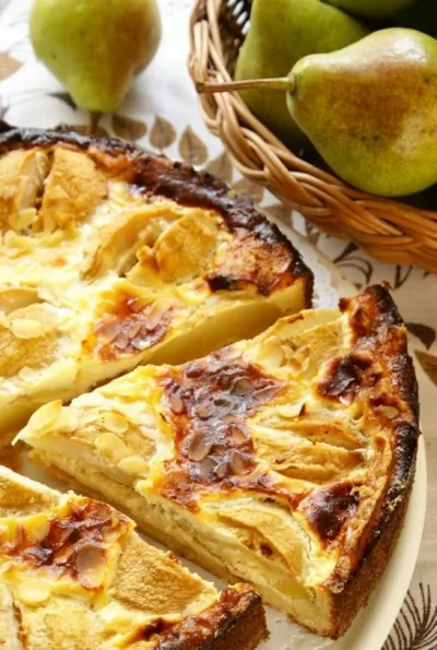 Пирог с грушами и фундуком