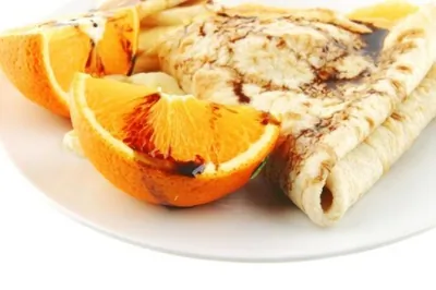 Апельсиновые блины из овсянки с курагой