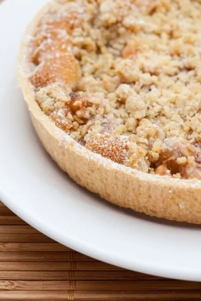 Пирог с абрикосами и мюсли