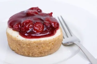 Быстрый вишневый чизкейк
