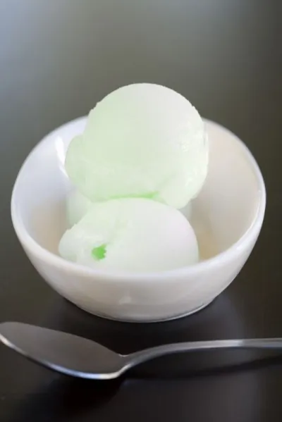 Мороженое из зеленого чая с жасмином