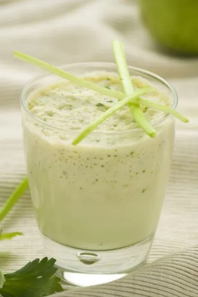 Творожный крем с зеленью и грецкими орехами