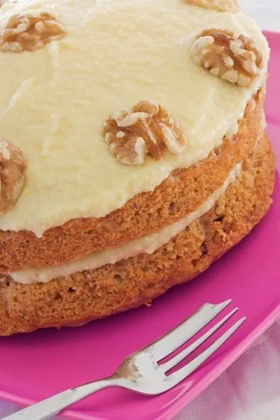 Медово-ореховый торт со сливочным кремом