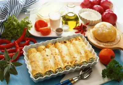 Слоеные трубочки с начинкой из сыра и шпината