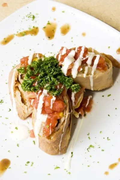 Суши по мексикански с сальсой