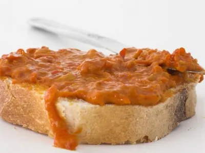 Соус из красных перцев с фетой