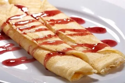 Блины с ягодами и маскарпоне