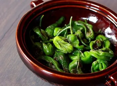 Пимьентос дель падрон (Pimientos de Padrón)