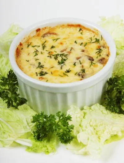 Жюльен с ветчиной и грибами