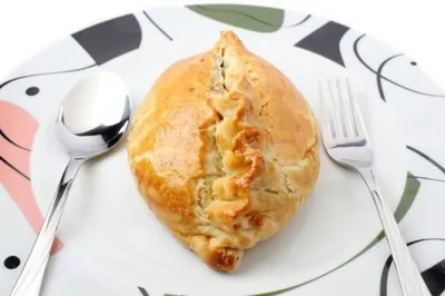 Куриные грудки с ветчиной и имбирем в тесте