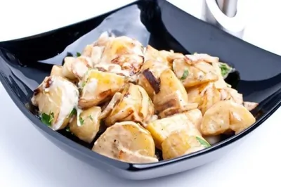 Теплый картофельный салат на гриле