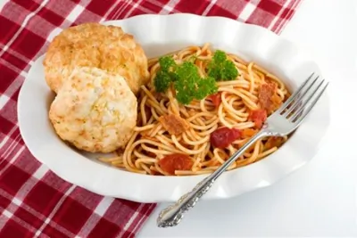 Паста с грудинкой, черри и розмарином