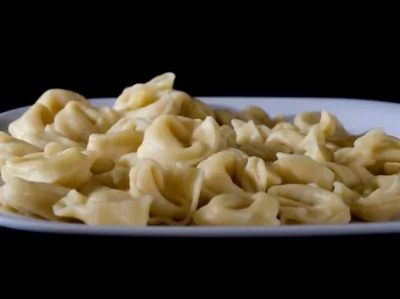 Тортеллини с курицей, сыром и мускатным орехом