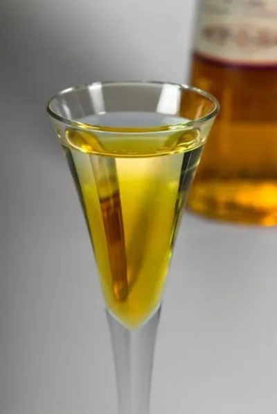 Лимонный ликер с базиликом