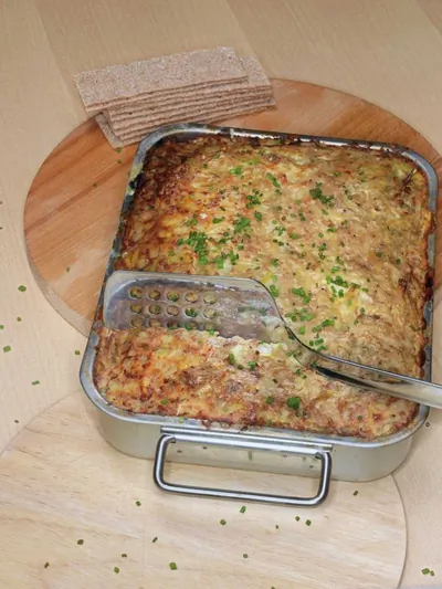 Картофельная запеканка с говядиной и анчоусами