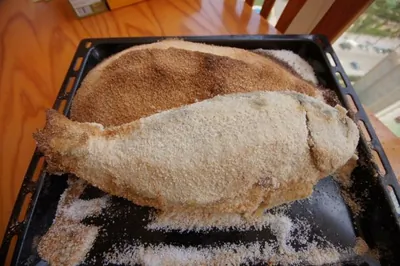Лещ, запеченный в соли