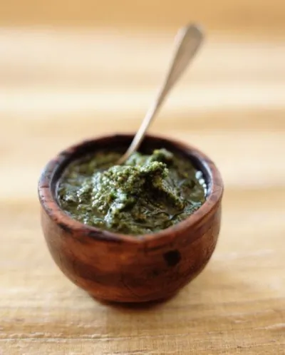 Песто из укропа и кедровых орешков