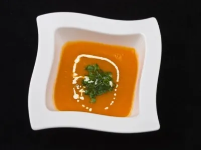 Быстрый морковный суп-пюре с укропным песто