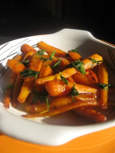 Глазированная морковь с корицей